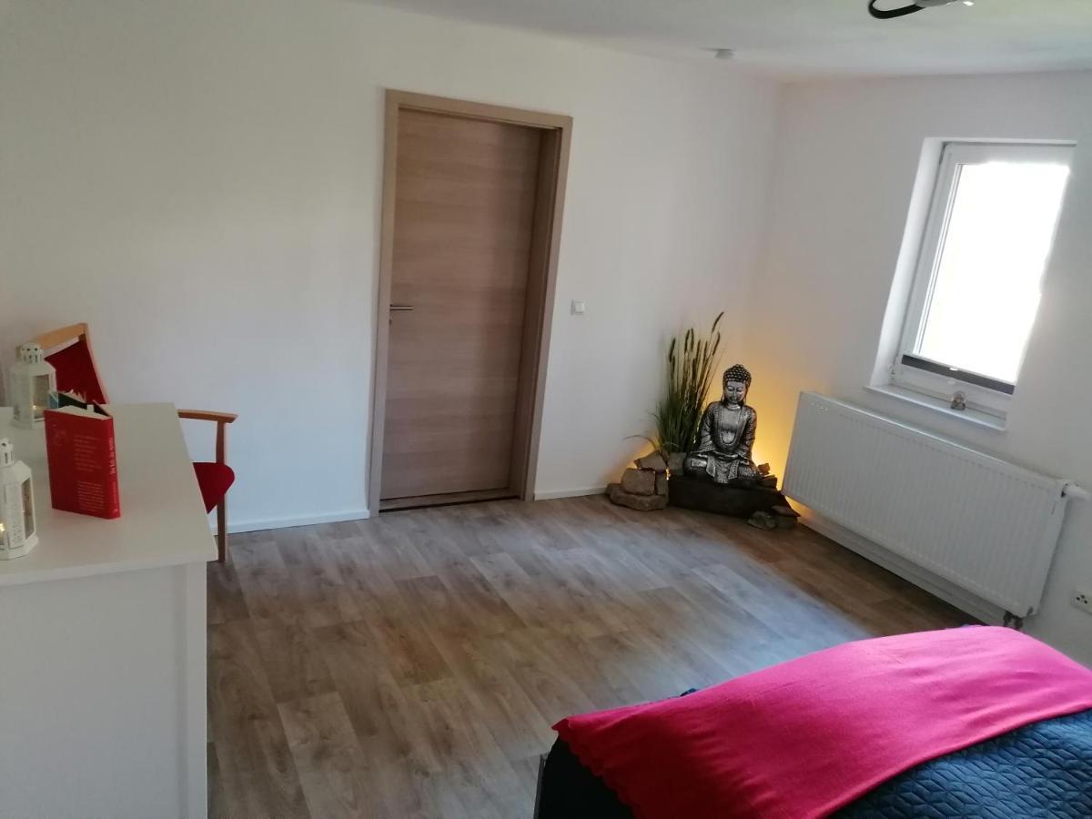 Fewo Im Lehm-Fachwerkhaus Erfurt Mit 3 Einzelnen Schlafzimmern Je Mit Tv Екстериор снимка